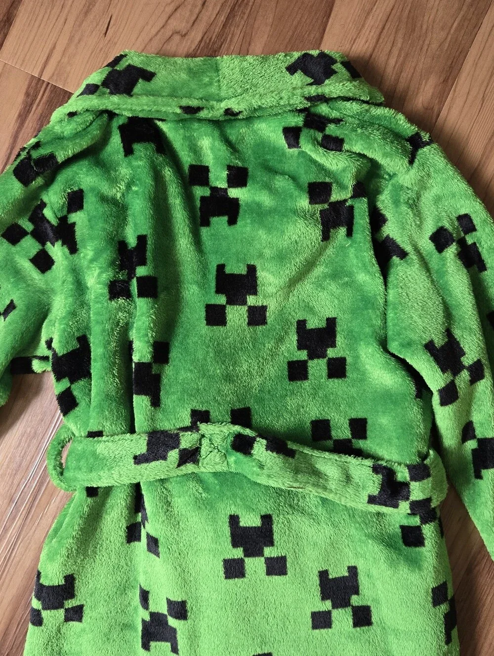 Minecraft Creeper Green Plush Kids size 8 Robe with Front Pockets VGUC
